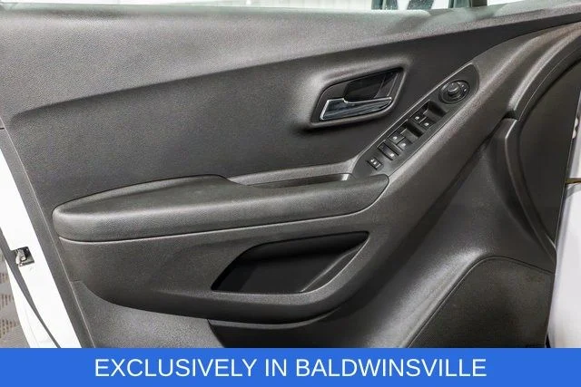 Used 2020 White Chevrolet LT image 15