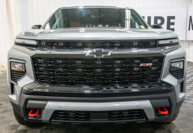 New 2027 Sterling Gray Metallic Chevrolet Z71 image 3