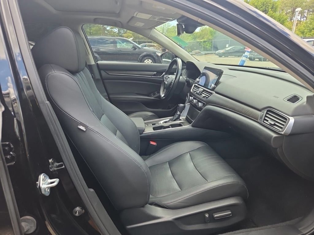 Used 2022 Black Honda EX-L image 15