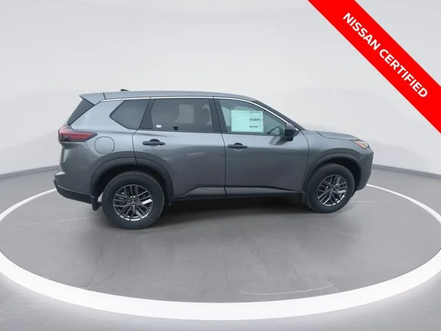 Used 2025 Gray Nissan S image 9