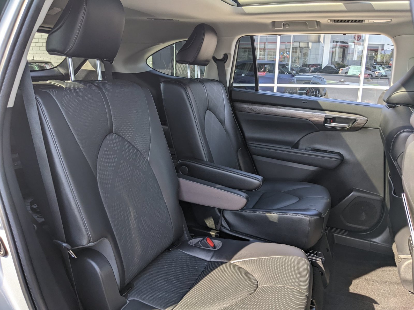 Used 2022 Celestial Silver Metallic Toyota Platinum image 20