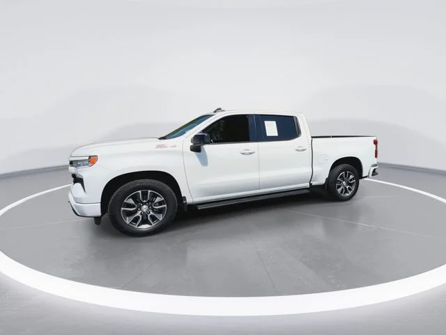 Used 2023 White Chevrolet RST image 5
