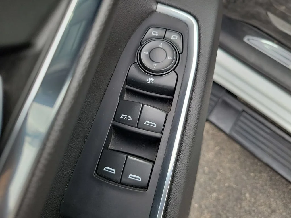 Used 2022 Summit White GMC Elevation image 23