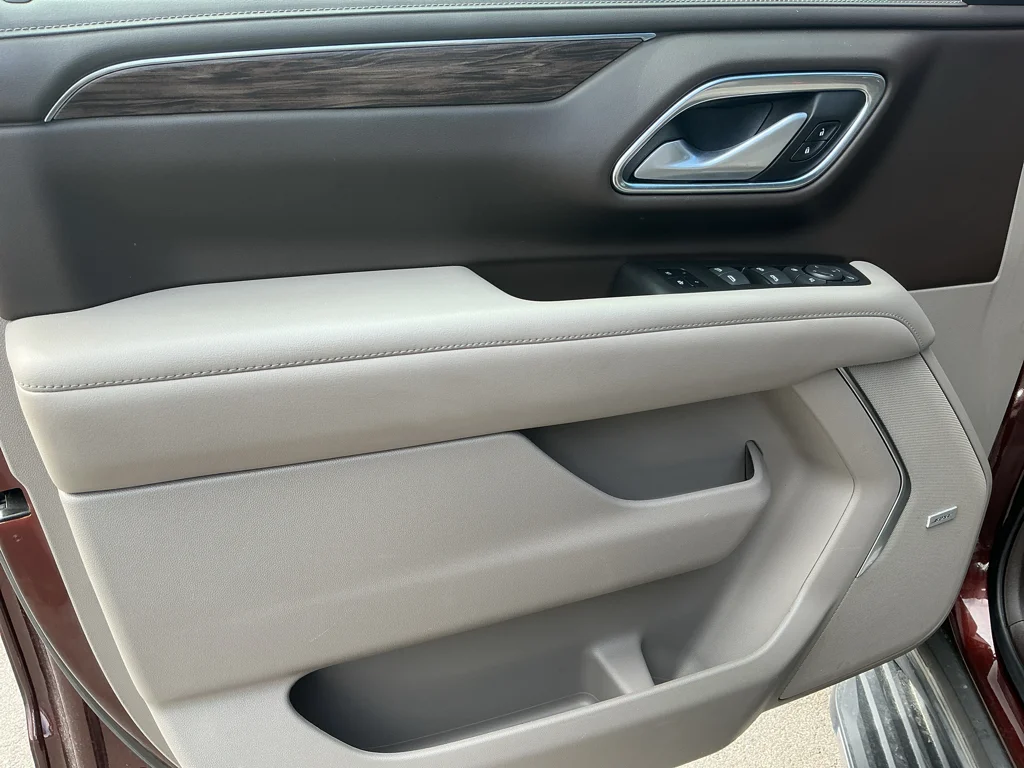 Used 2022 Auburn Metallic Chevrolet LT image 10