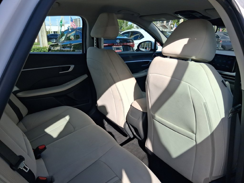Used 2024 White Hyundai SEL image 24
