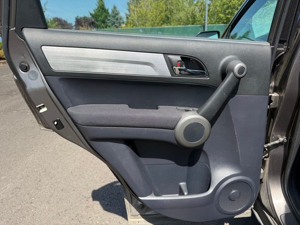 Used 2010 Urban Titanium Metallic Honda LX image 16