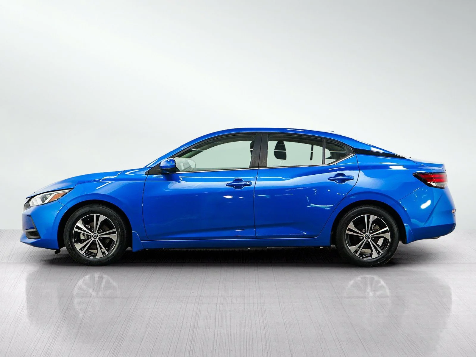 Used 2021 Blue Nissan SV image 2