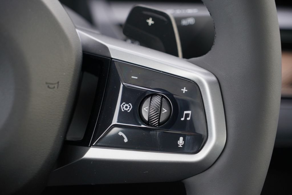 New 2027 Black Sapphire Metallic BMW 530i image 24