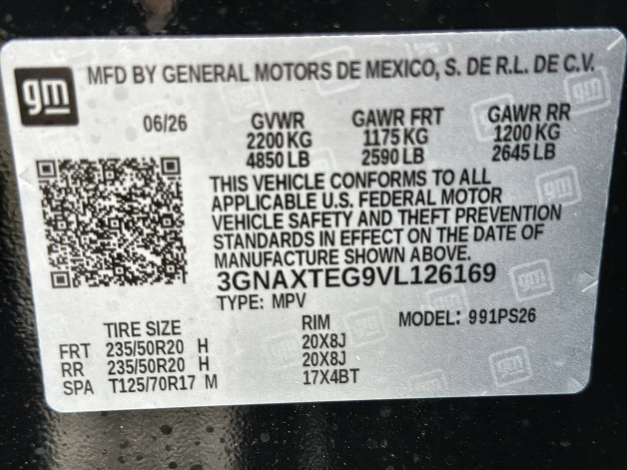 New 2027 Mosaic Black Metallic Chevrolet RS image 29