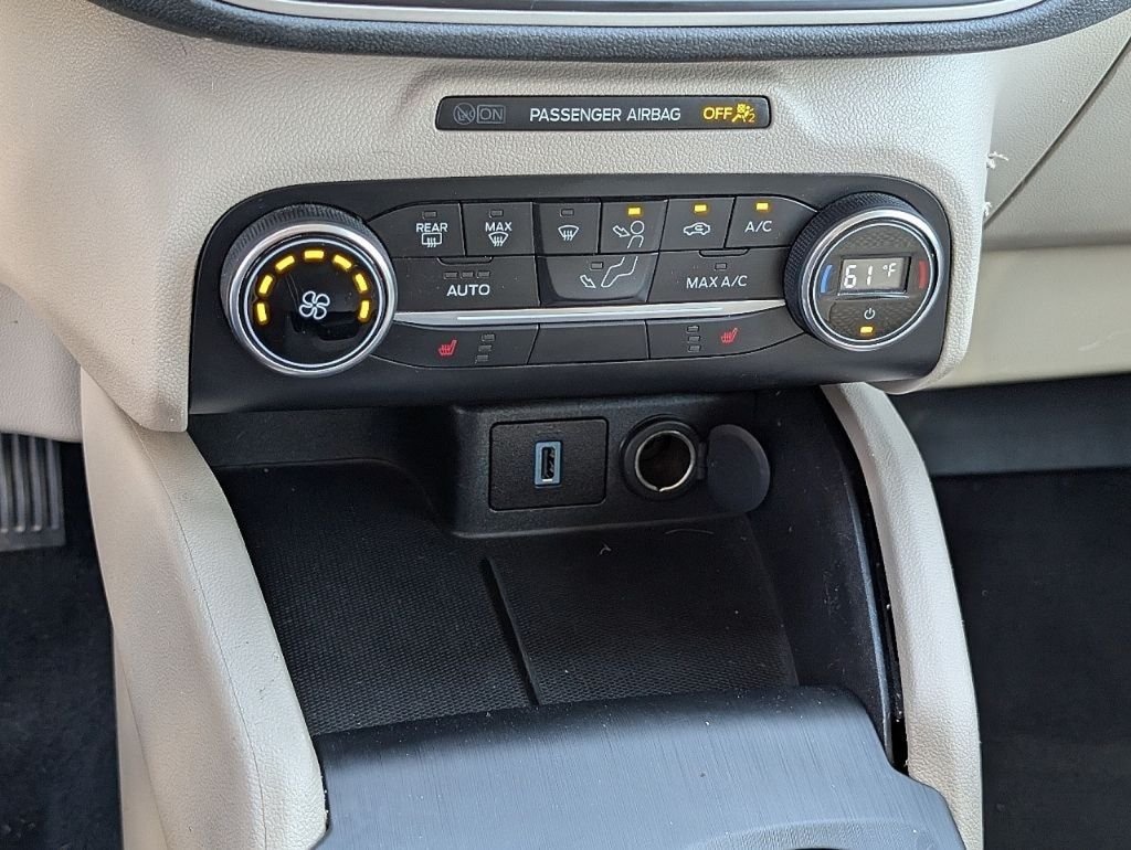 Used 2020 Oxford White Ford SE image 30