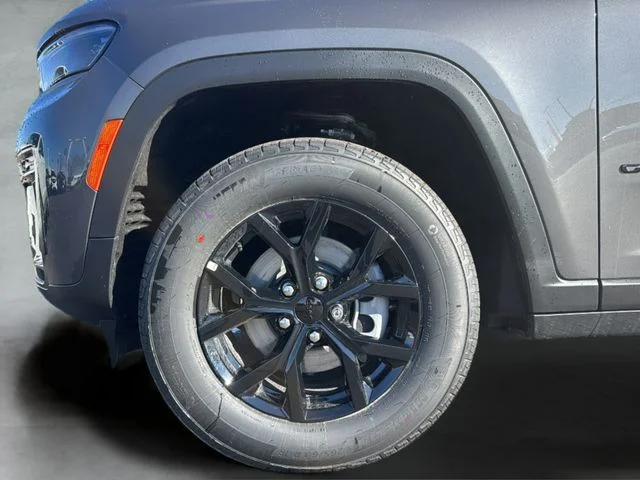 New 2026 Baltic Gray Metallic Clear-Coat Exterior Paint Jeep Altitude image 23