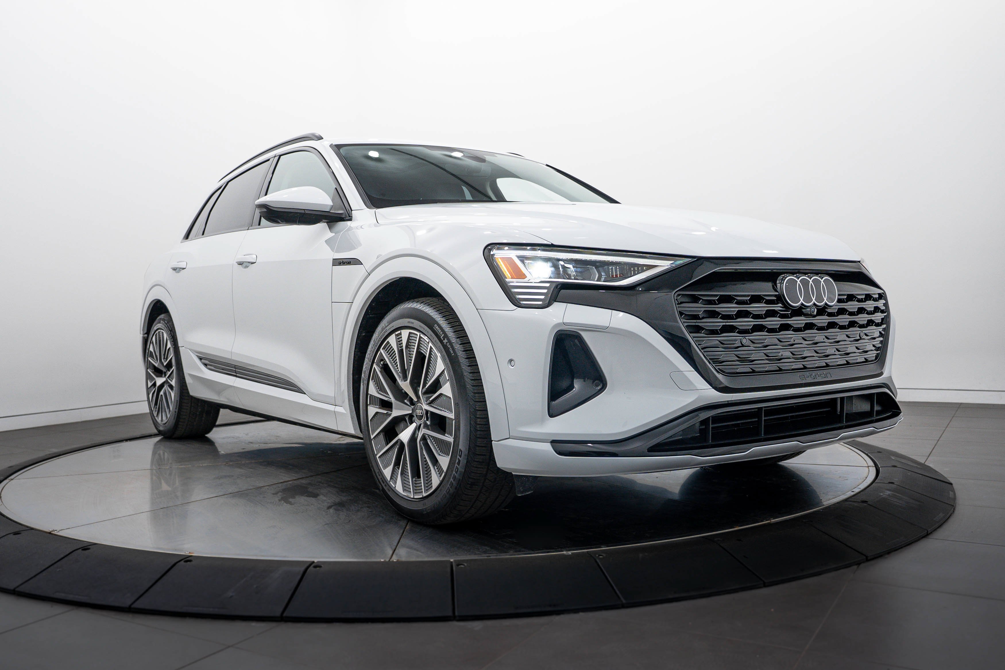 2024 Audi Q8 e-tron