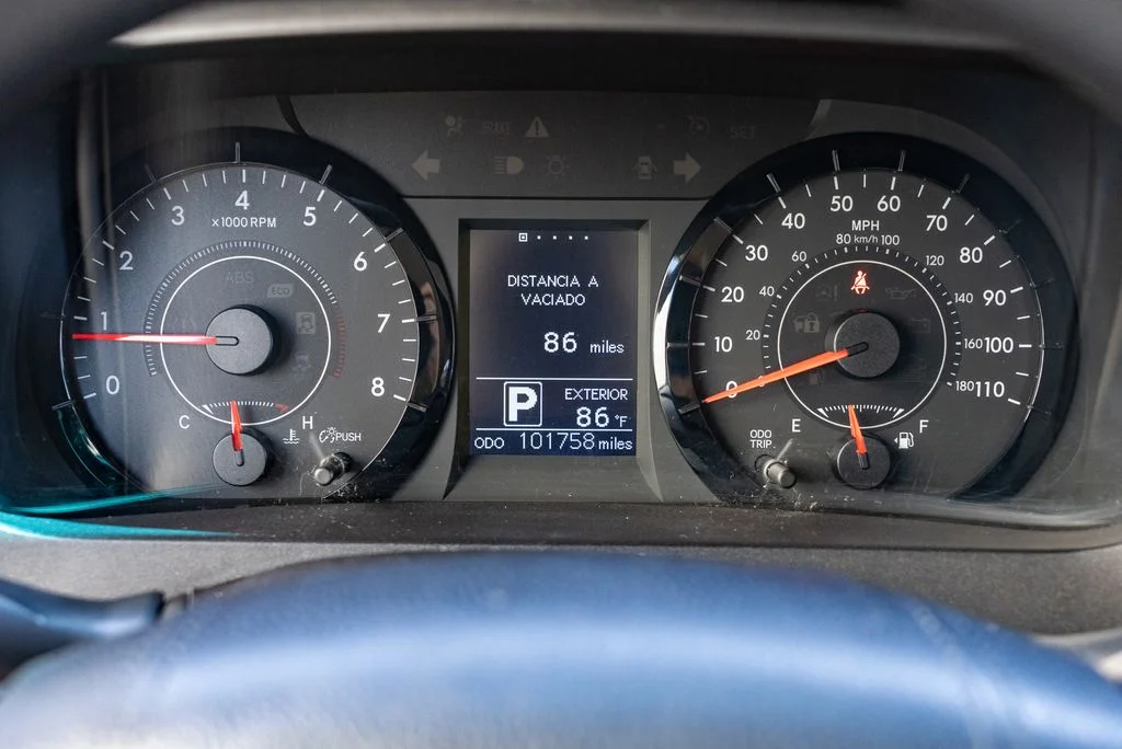 Used 2015 Black Toyota LE image 15