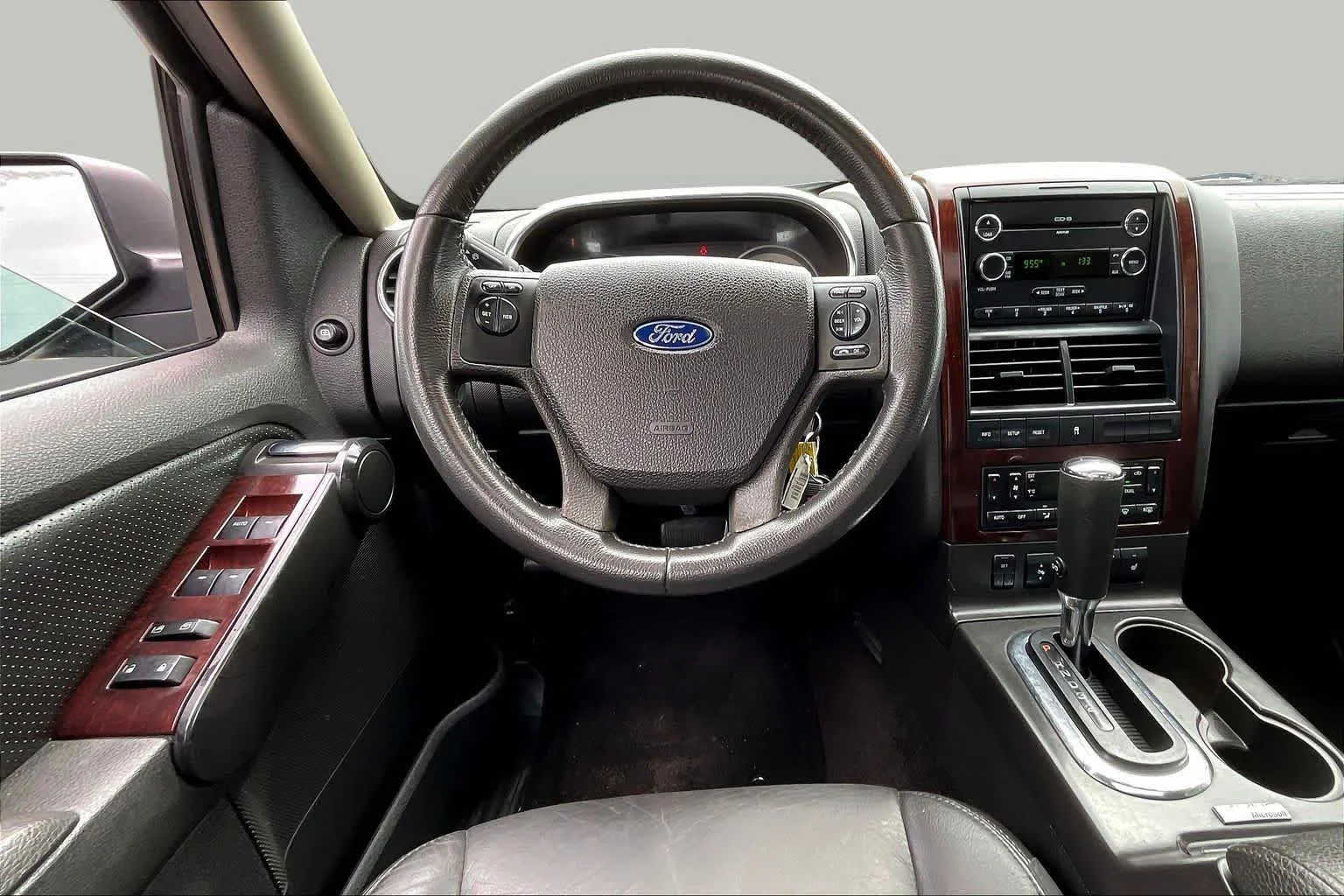 Used 2009 Black Ford Limited image 5