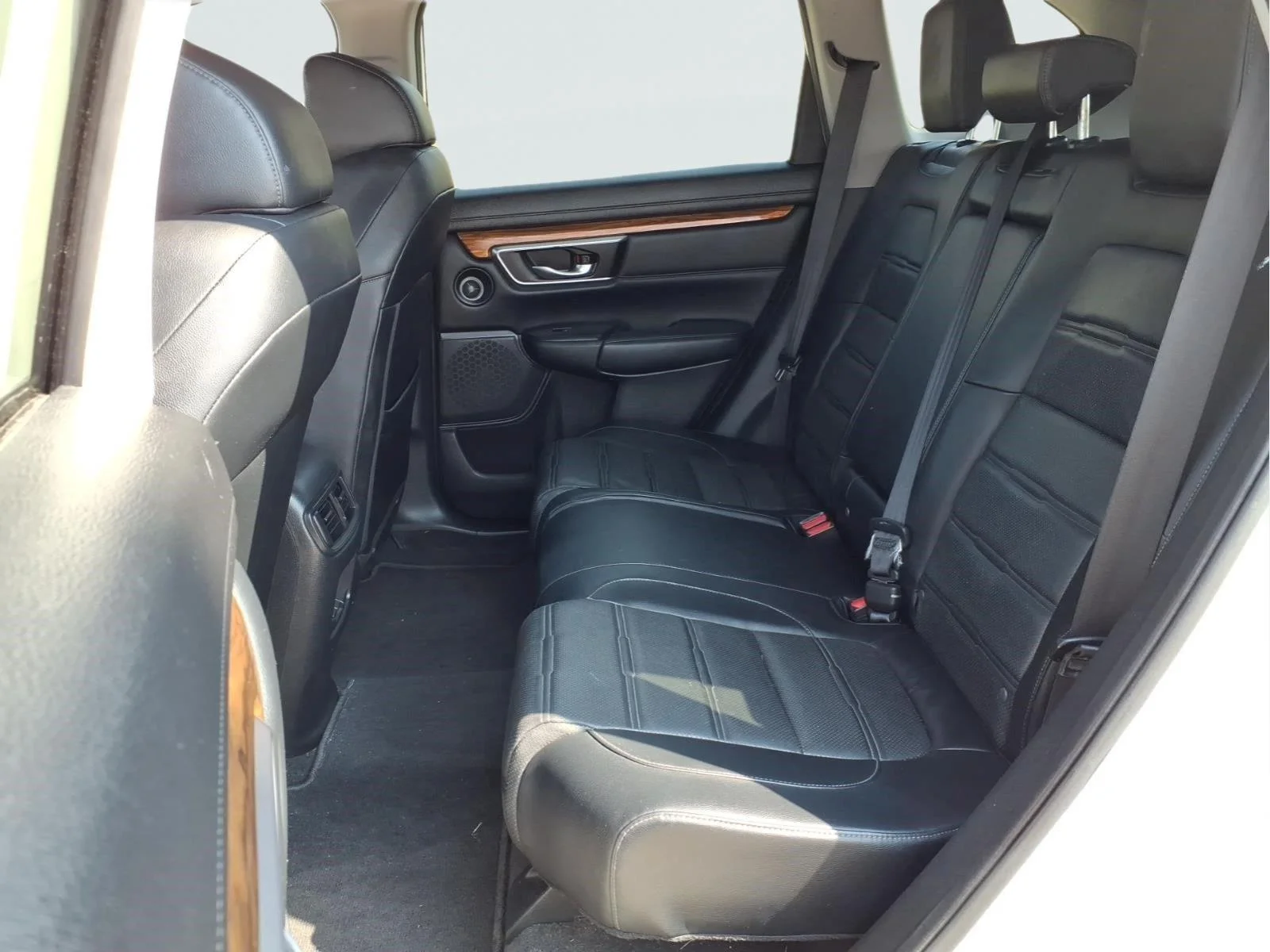 Used 2017 White Diamond Pearl Honda EX-L image 11