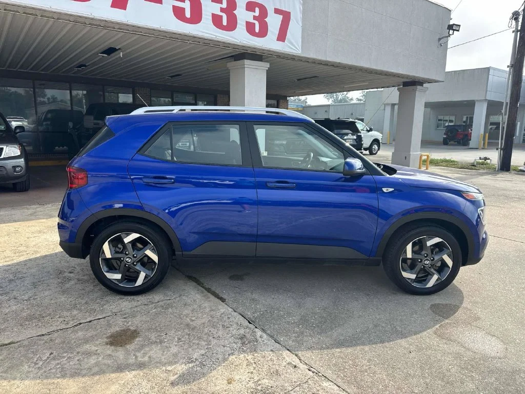 Used 2025 Blue Hyundai SEL image 18
