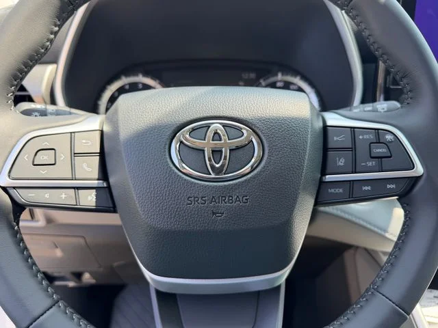 New 2026 Wind Chill Pearl Toyota XLE image 11