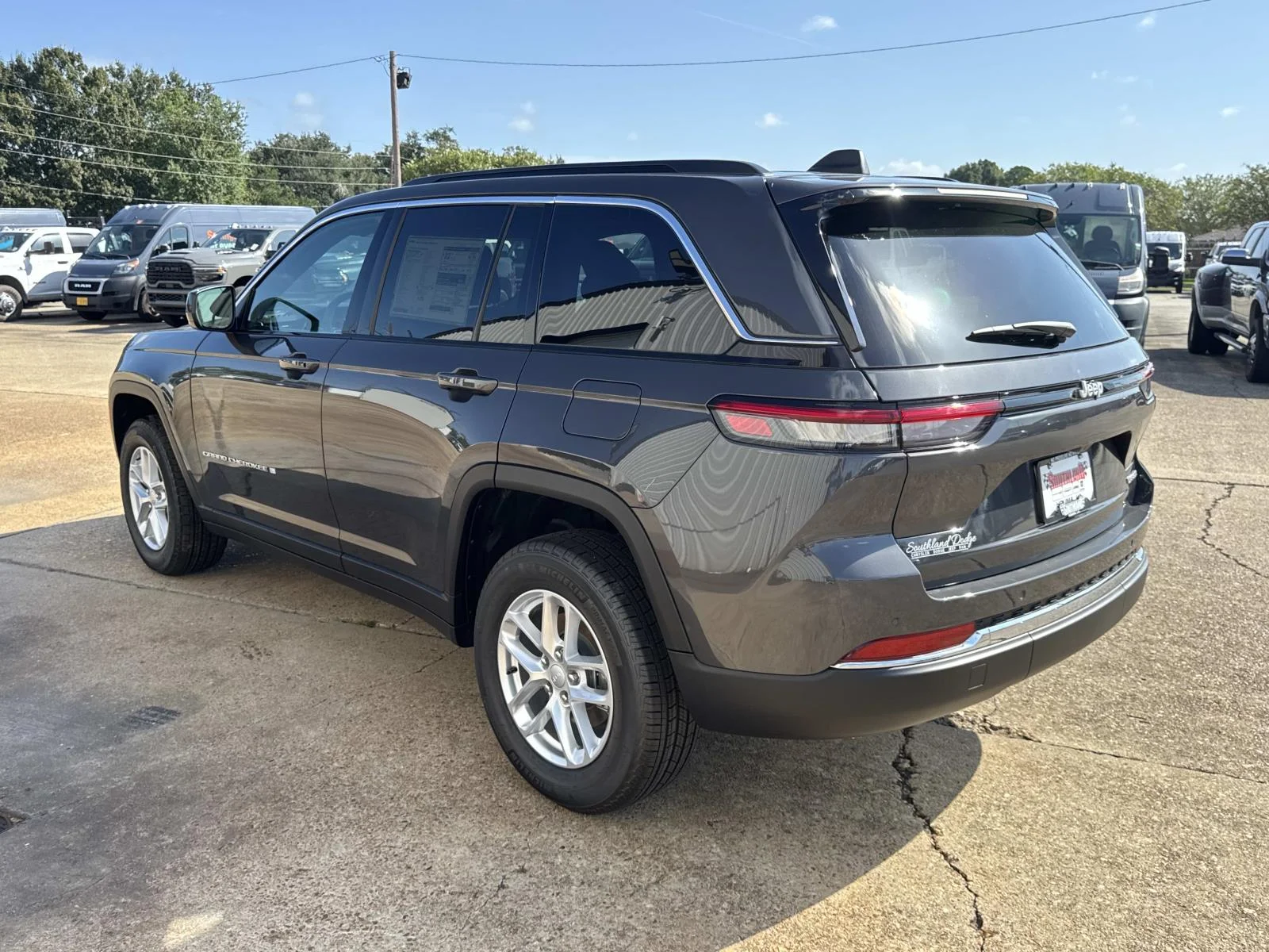 New 2026 Baltic Gray Metallic Clearcoat Jeep Laredo X image 4