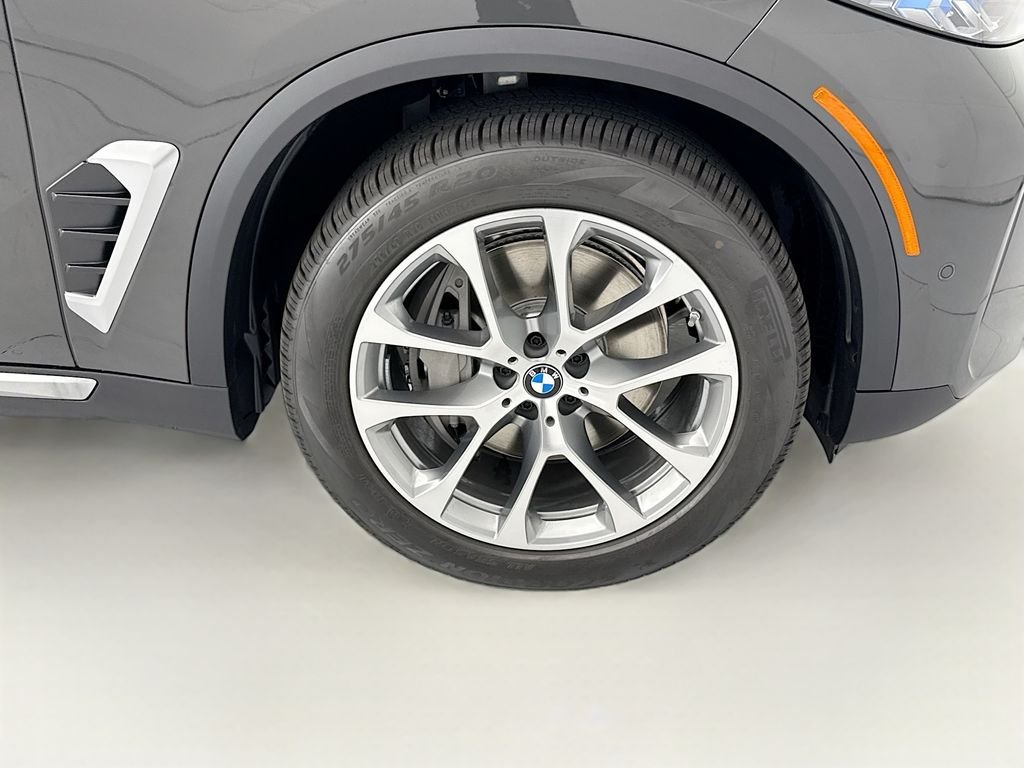 New 2026 Gray Metallic BMW xDrive50e image 31