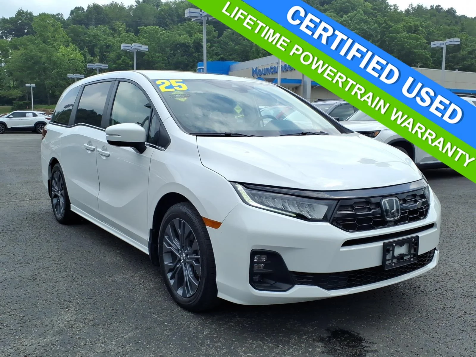 Used 2025 Platinum White Pearl Honda Touring image 1