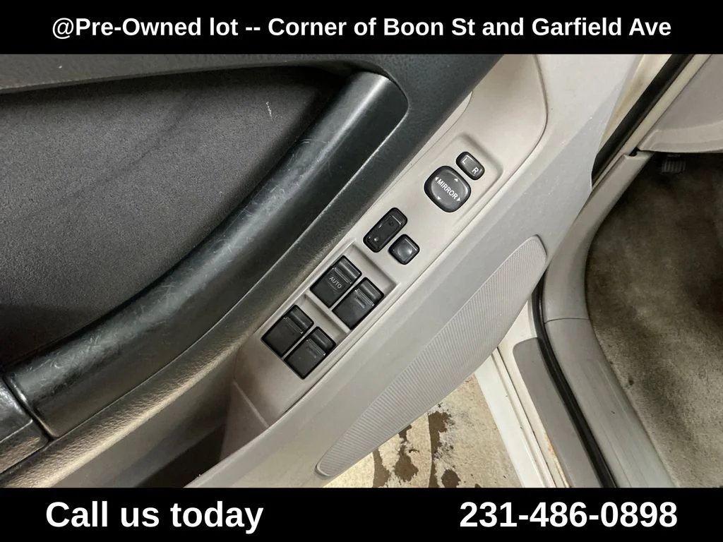 Used 2003  Toyota SR5 image 15
