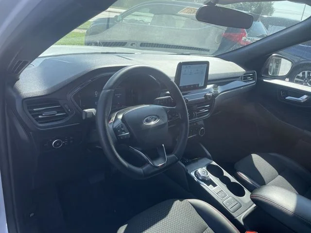 2025 Ford Escape ST-Line Select - Photo 18