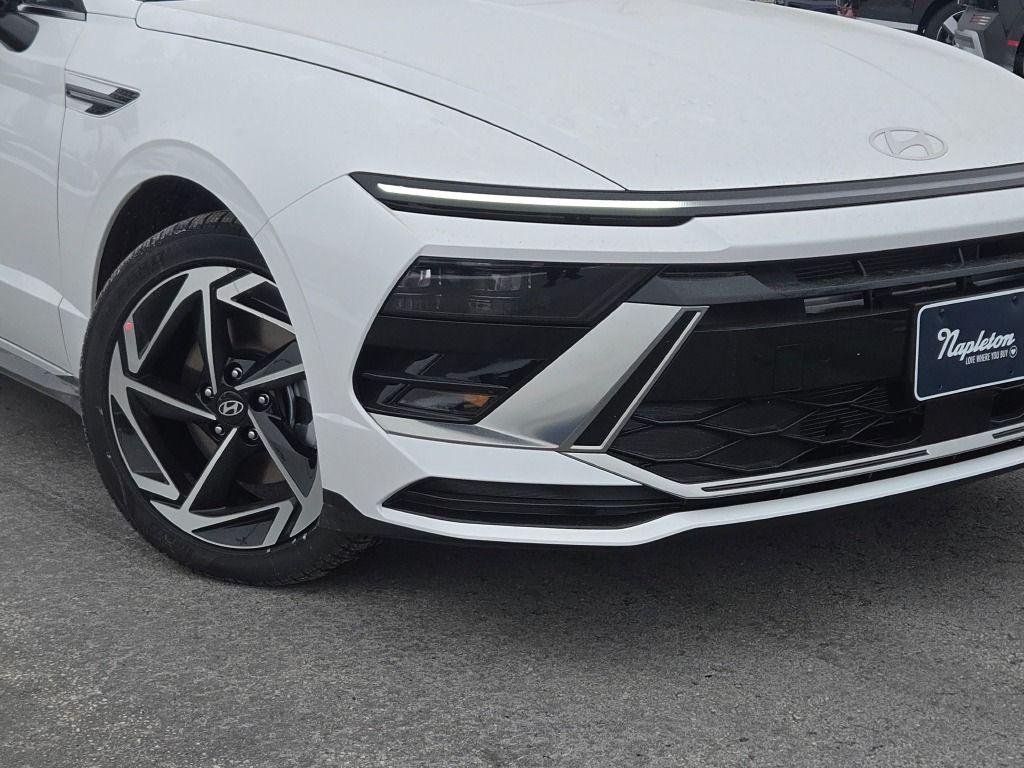 New 2026 White Hyundai SEL Sport image 3
