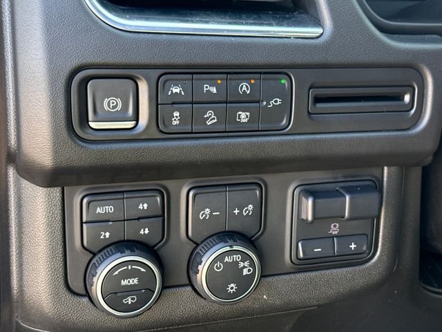 Used 2022 Black Chevrolet Z71 image 24