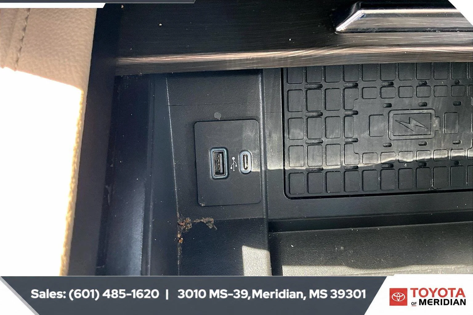 Used 2024 Dark Matter Gray Ford Limited image 24