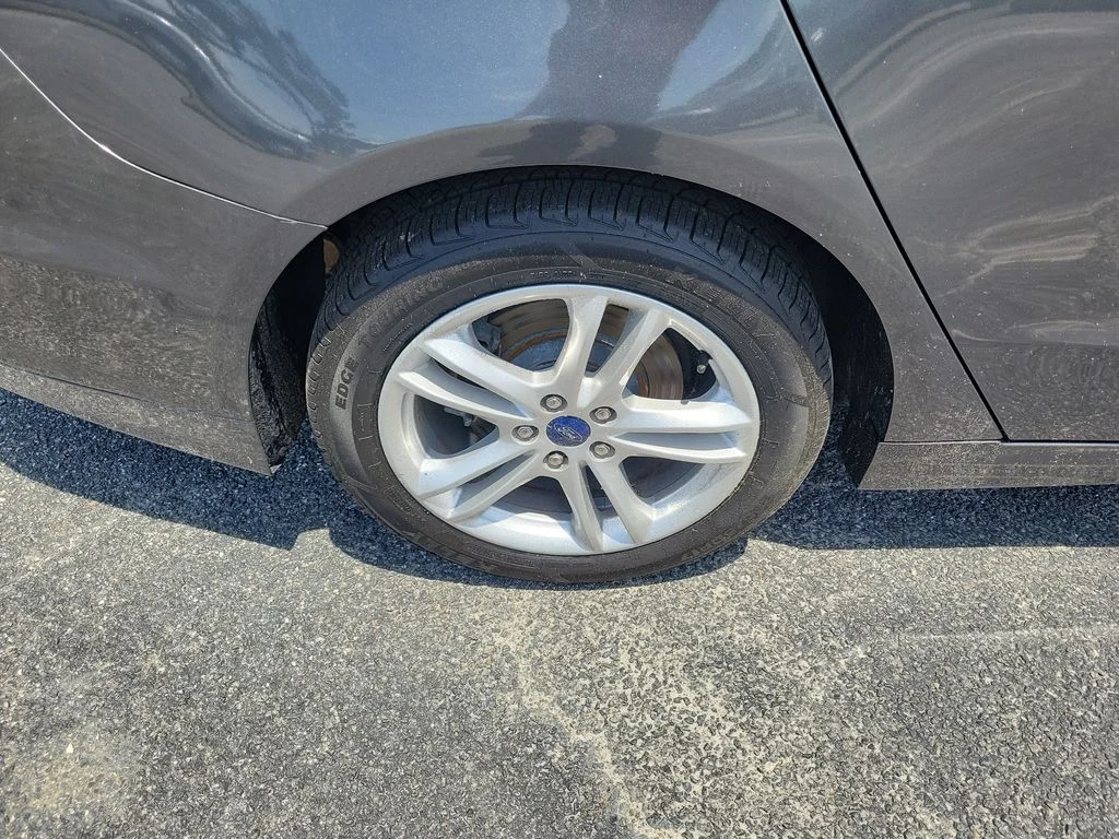 Used 2018 Magnetic Ford S image 8