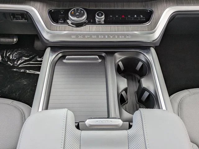 New 2026 White Ford Platinum image 19
