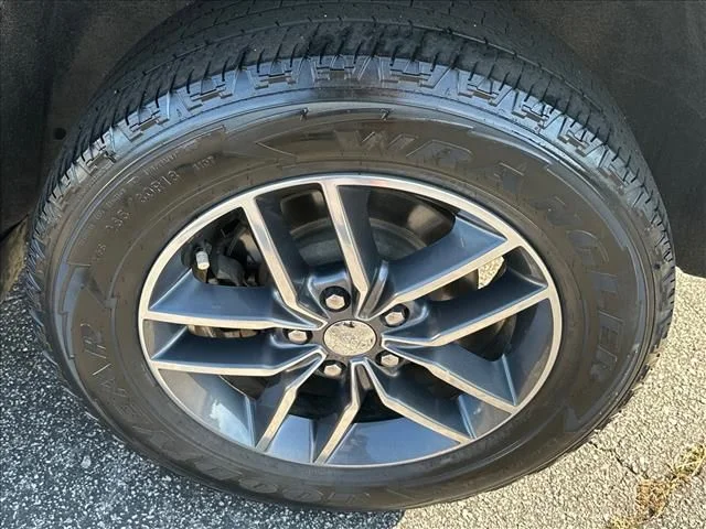 Used 2017 Blue Jeep Limited image 39