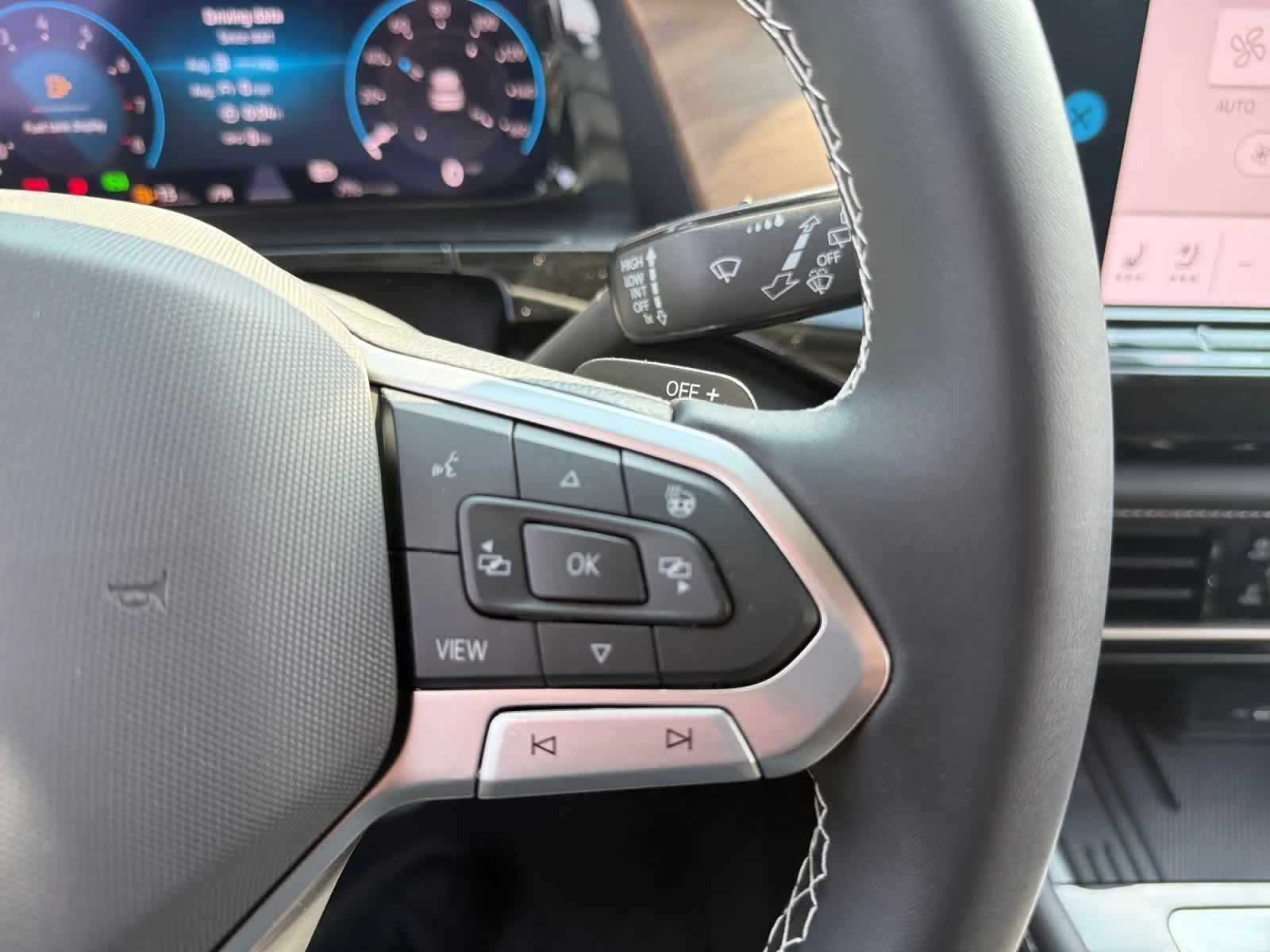 2026 Volkswagen Atlas SE w/Tech - Photo 19