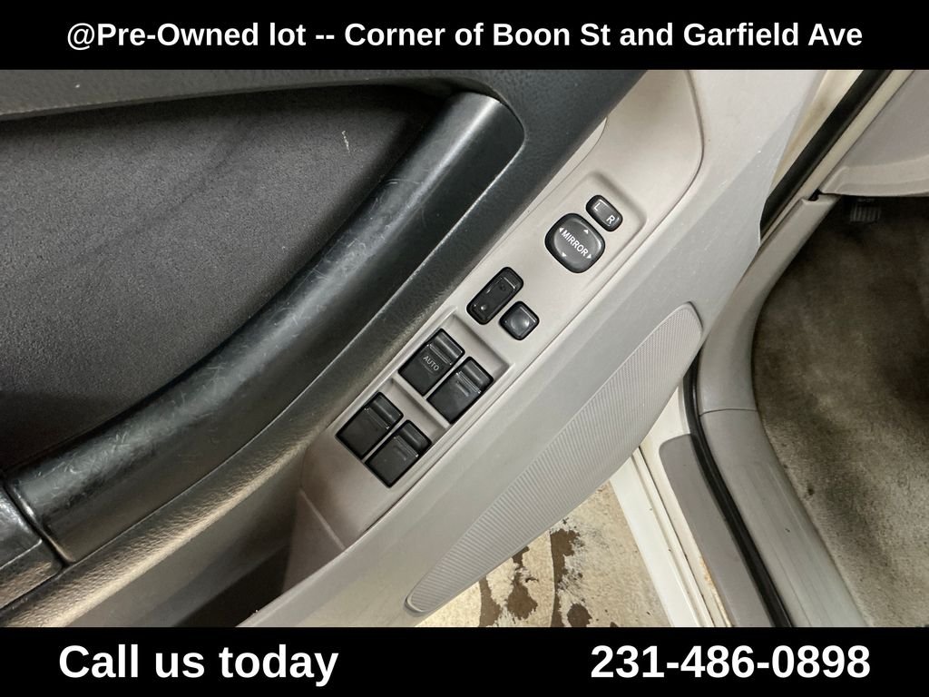 Used 2003  Toyota SR5 image 15