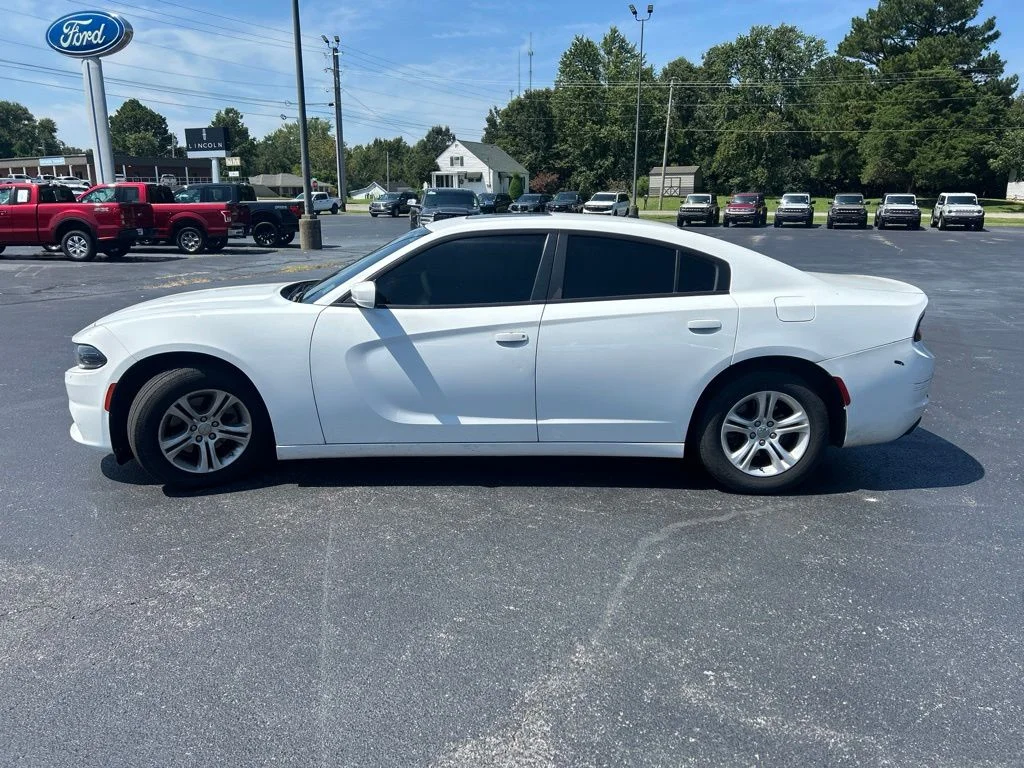 Used 2019 White Knuckle Clearcoat Dodge SXT image 5