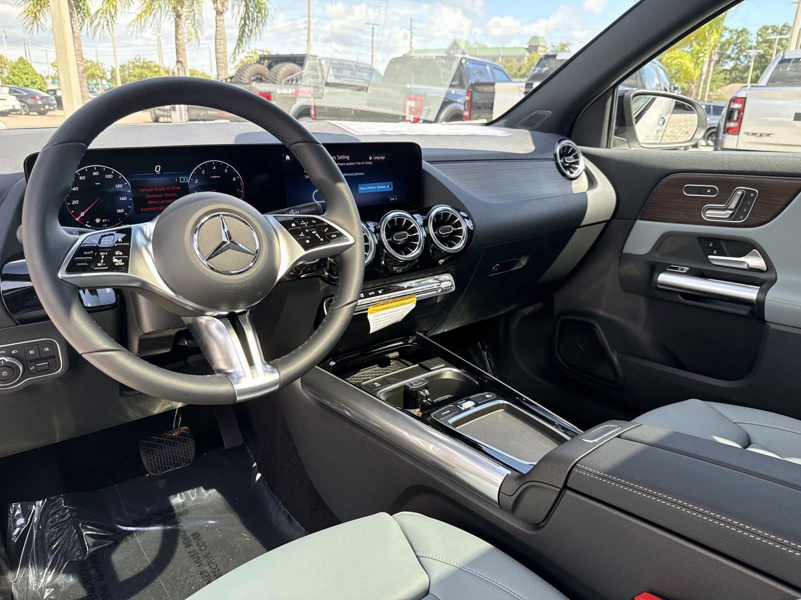 New 2026 Polar White Mercedes-Benz 250 SUV image 15