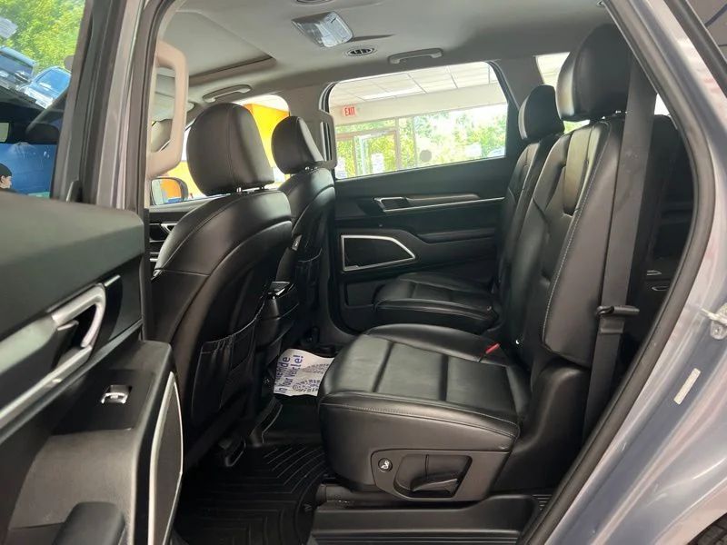 Used 2020 Silver Kia S image 14