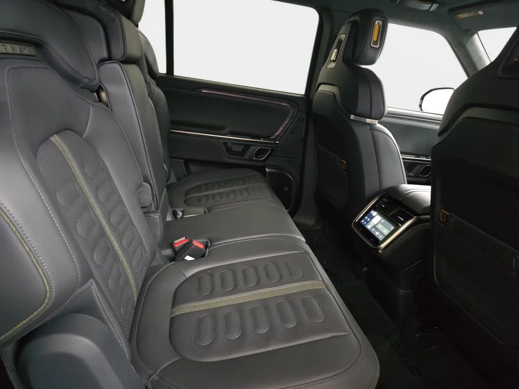 Used 2023 Gray Rivian Adventure image 13