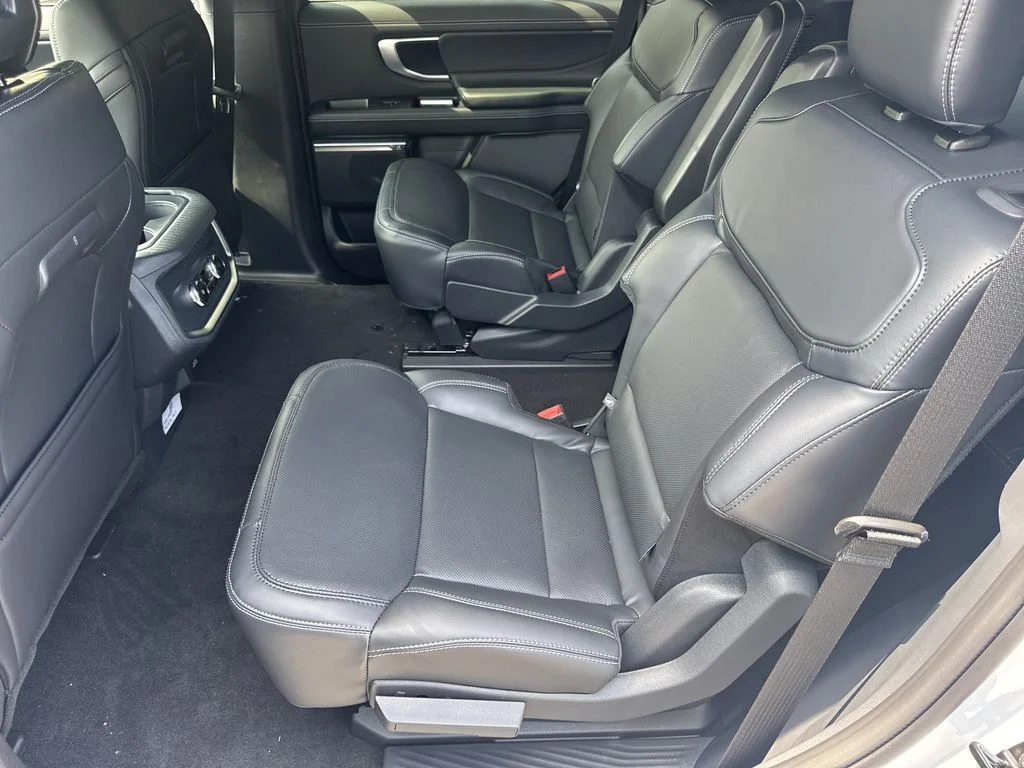 New 2026 Silver Ford Platinum image 21
