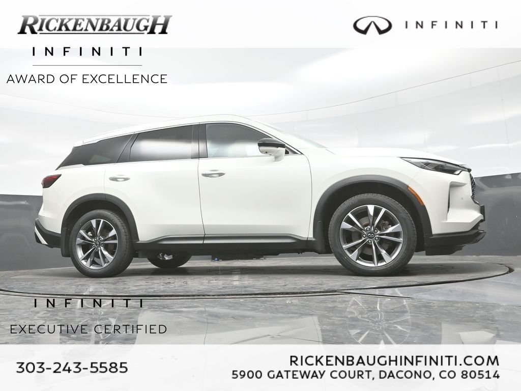Certified Used 2023 White INFINITI LUXE image 36