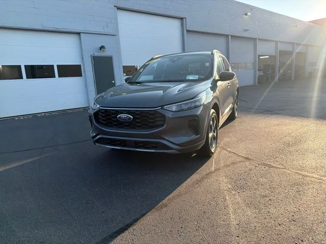 Used 2024 Gray Ford ST-Line image 24