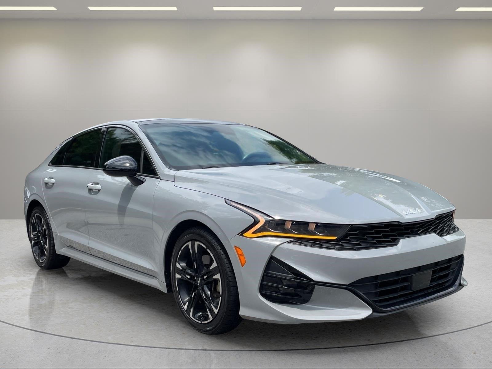 Used 2023 Wolf Gray Kia GT-Line image 8