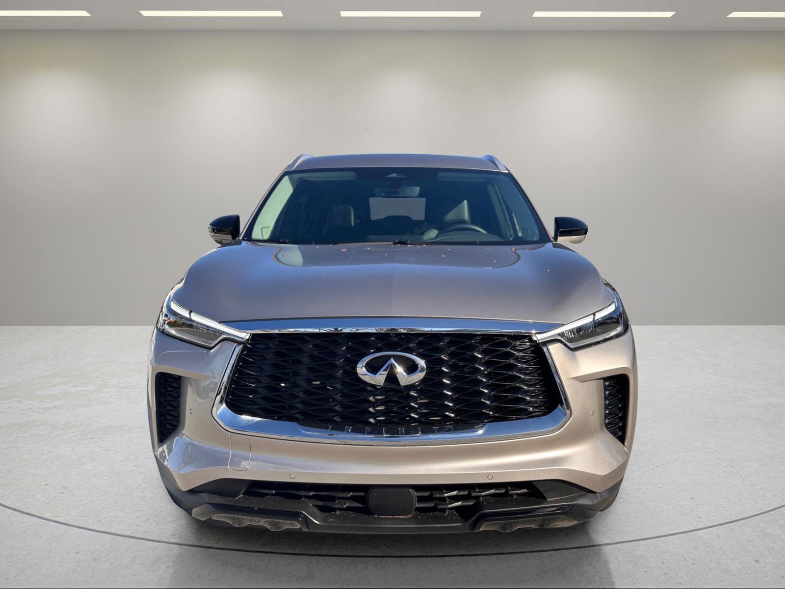 Used 2023 Warm Titanium INFINITI LUXE image 8