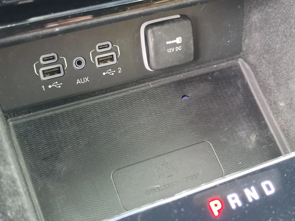 Used 2022 Diamond Black Jeep Summit image 28