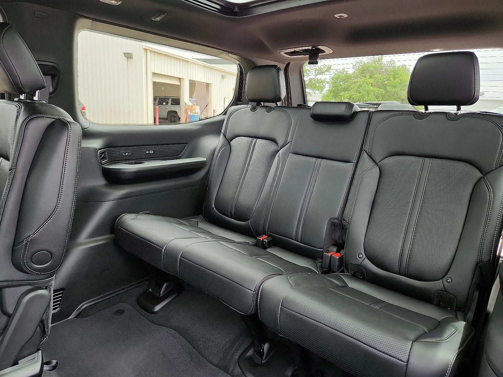 New 2026 High Gloss Black Jeep LIMITED RESERVE 4X4 image 9