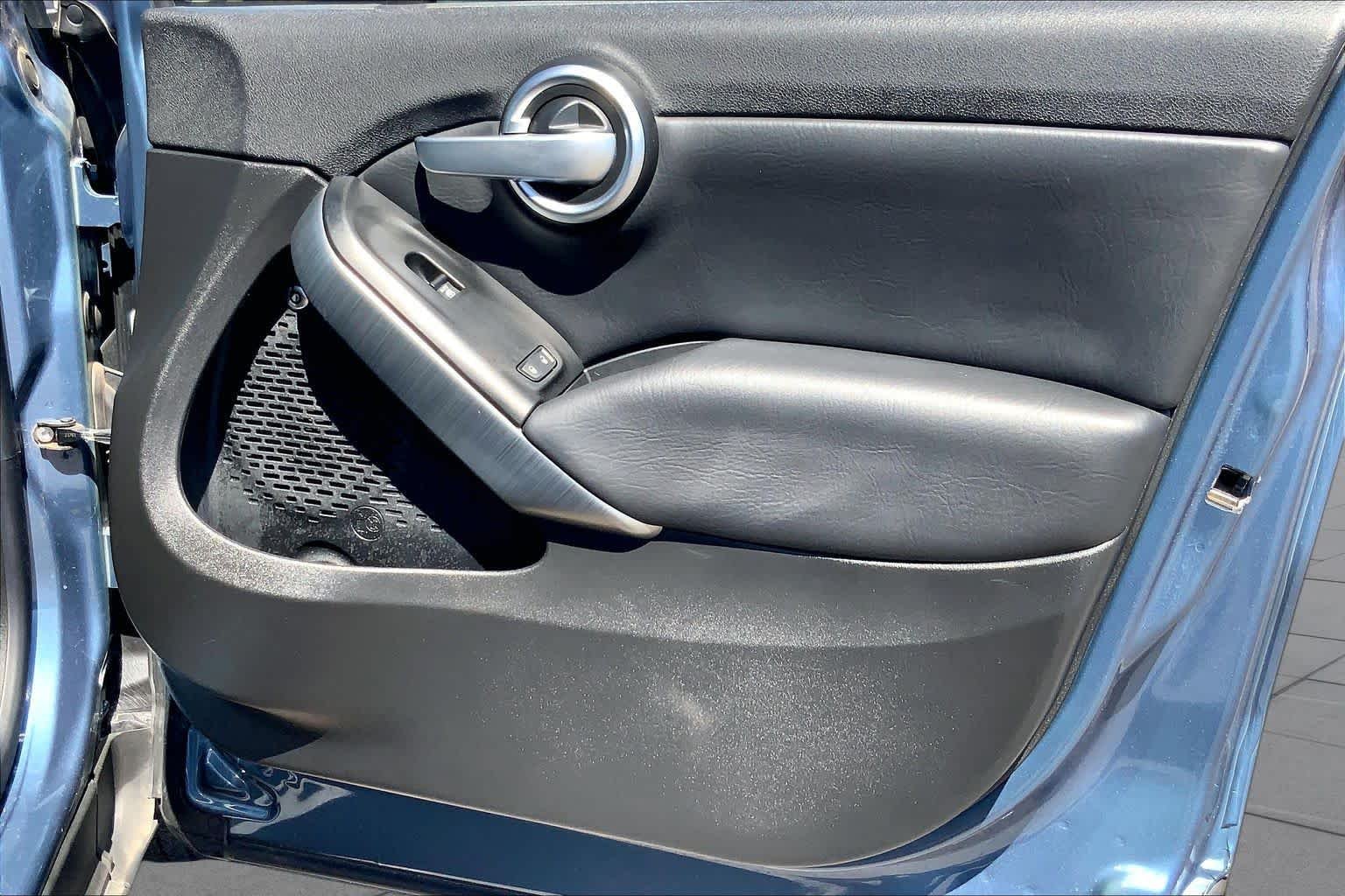 Used 2017 Blue Sky Metallic FIAT Lounge image 22
