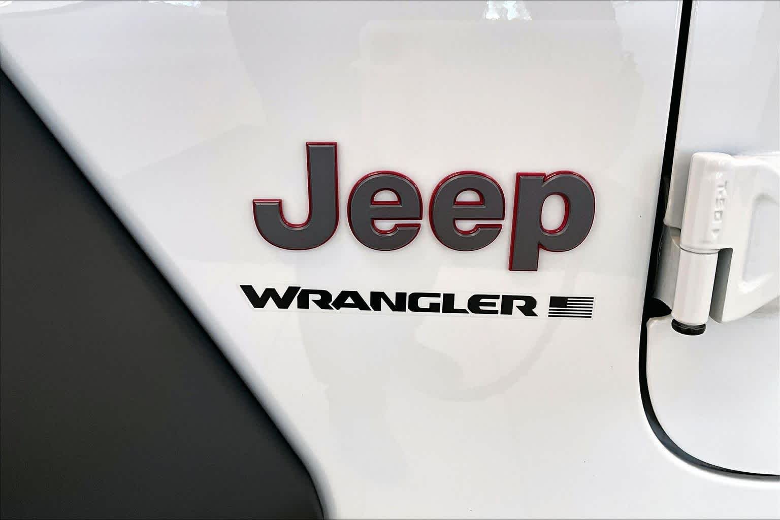 Used 2025 Bright White Clearcoat Jeep Rubicon image 9