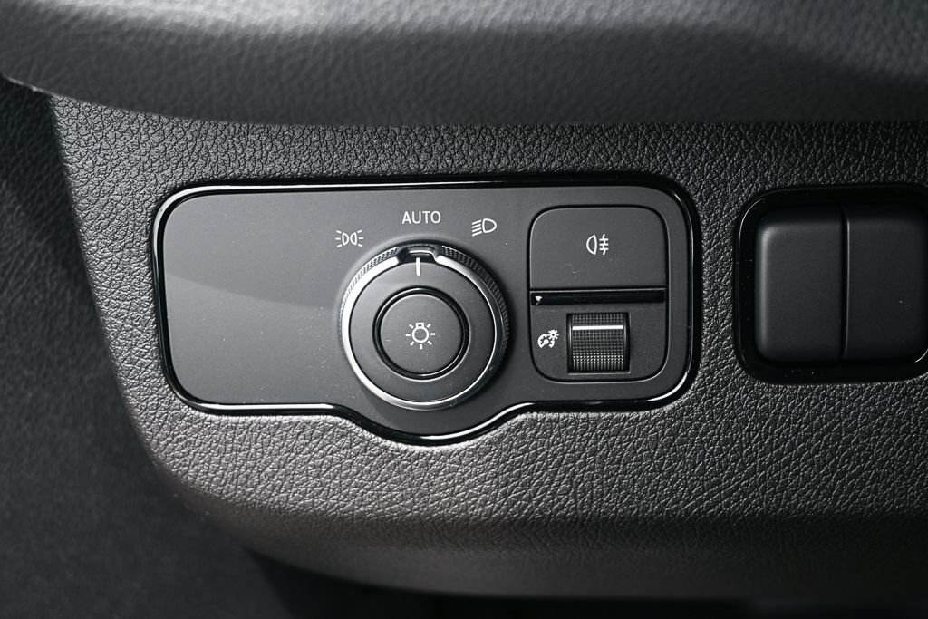 New 2026 Arctic White Mercedes-Benz  image 9