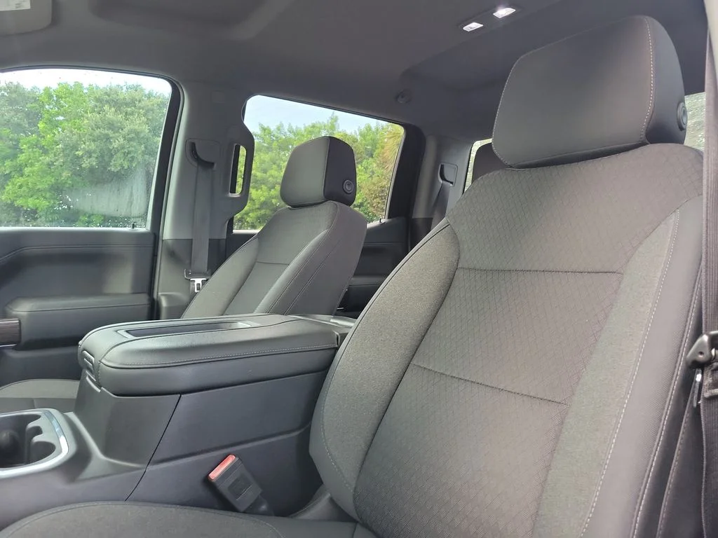 Used 2019 Silver Chevrolet RST image 23