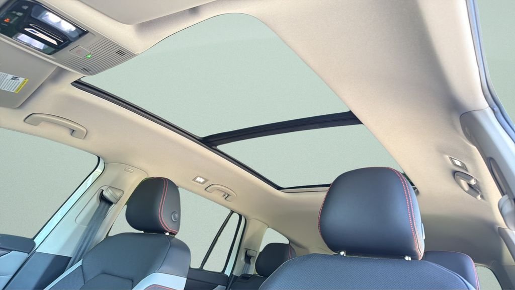 New 2026 Opal White Pearl Volkswagen 2.0T Peak Edition image 18